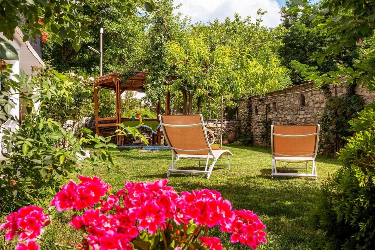 Garmen Hills Guest Houses Exterior foto